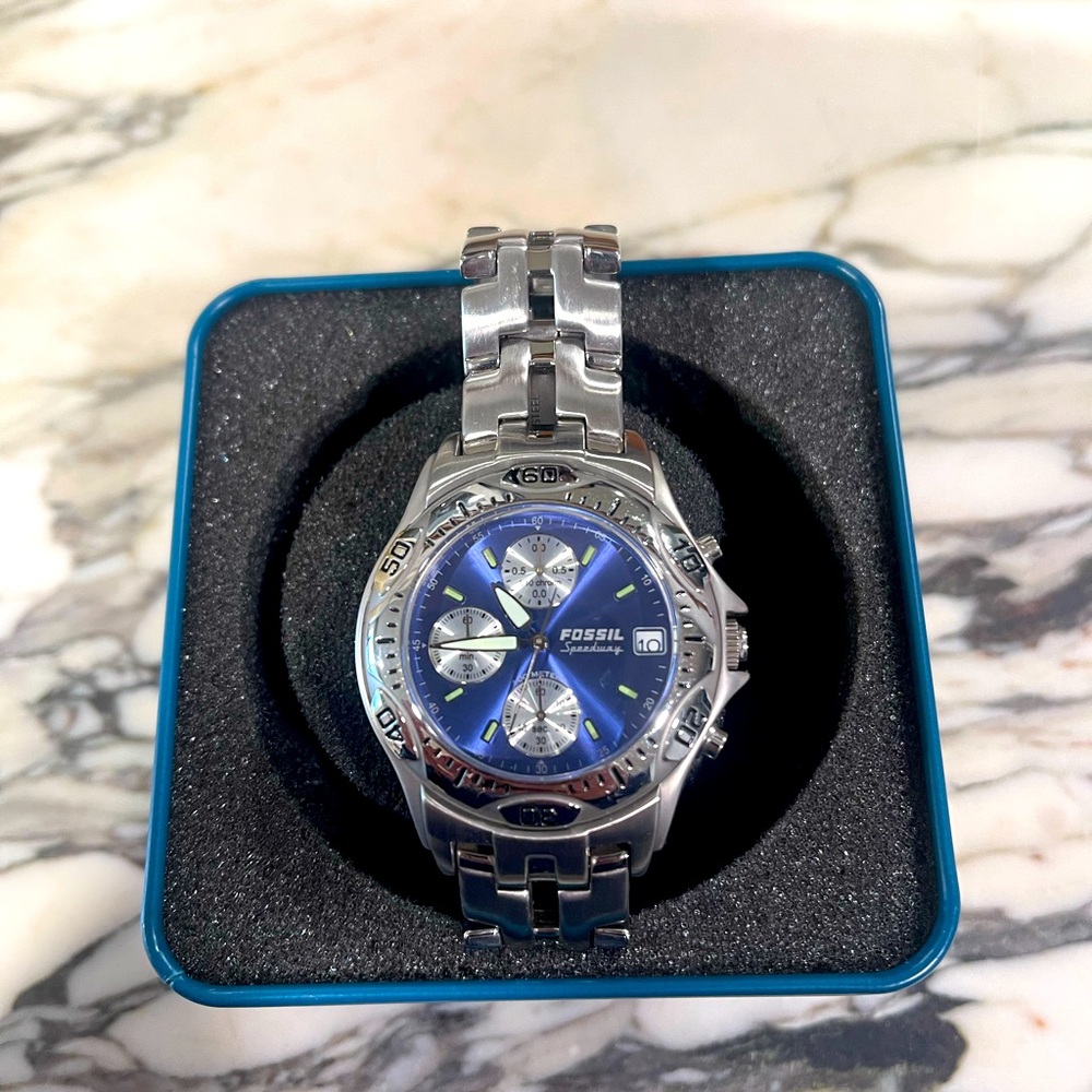 New never warn Fossil Watch- Make an offer